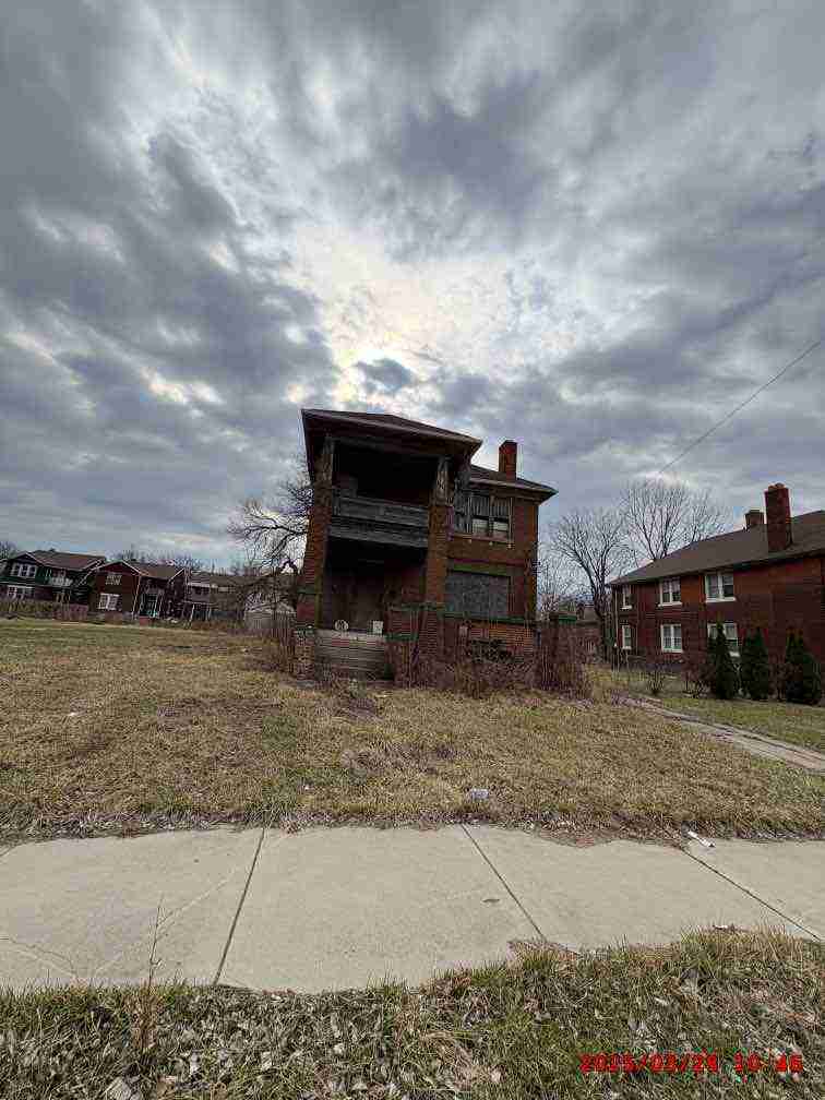 5033 S Martindale.jpg